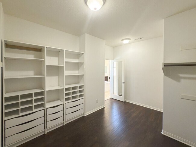 Building Photo - ~Temecula's Wolf Creek Community~ Beautifu...