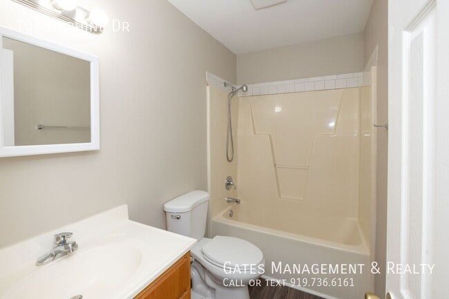 Building Photo - 104 Daphine Dr