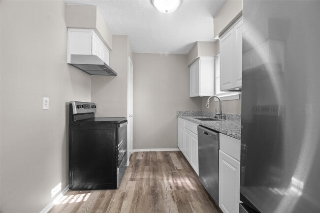 Building Photo - 15423 Campden Hill Rd