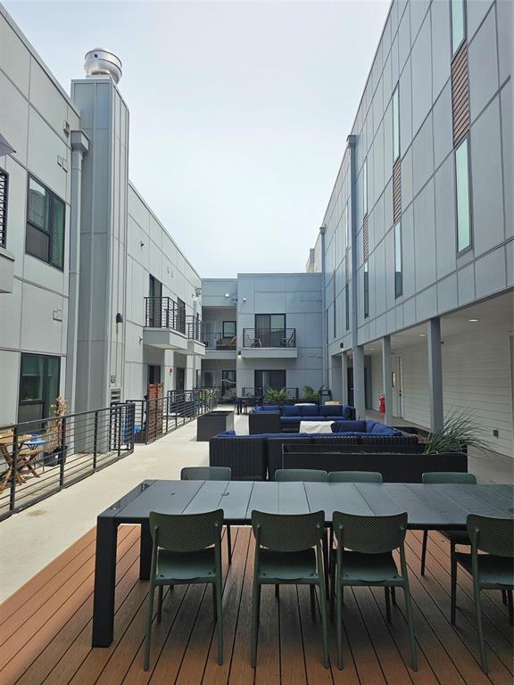 Building Photo - 2220 Webberville Rd