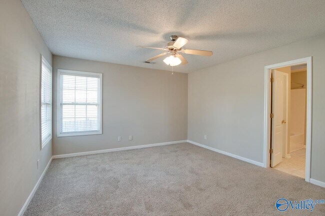 Building Photo - 530 Wade Rd