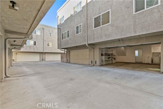 Building Photo - 552 Hahn Ave