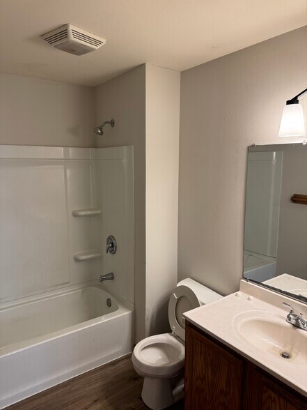 Building Photo - 614 Randolph St