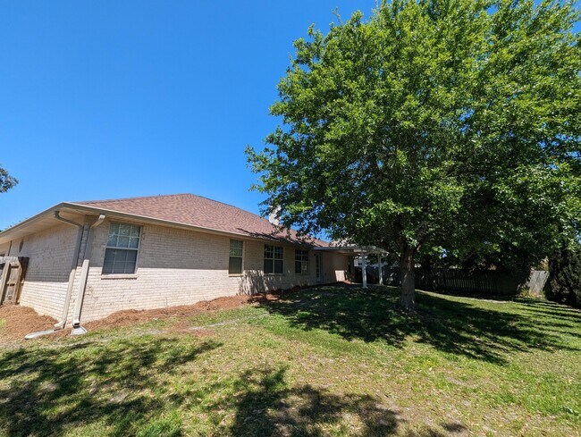 Building Photo - 1822 Brooke Beach Dr