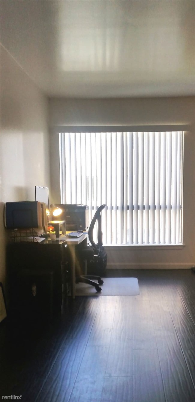 Building Photo - 2711 Ellendale Pl