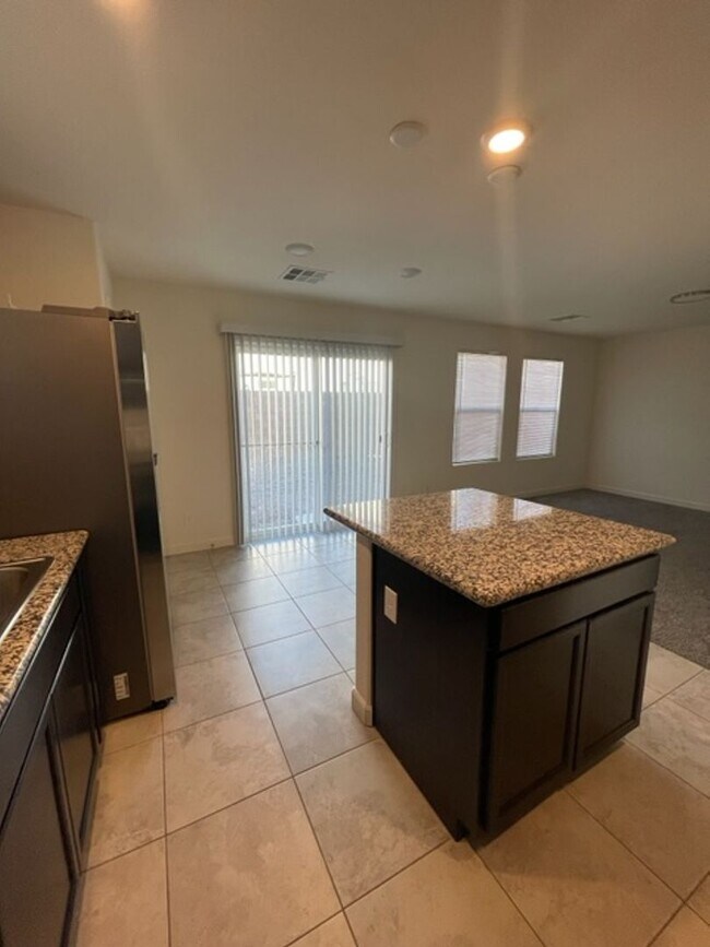 Building Photo - Beautiful Home with Open Living & Modern Finishes