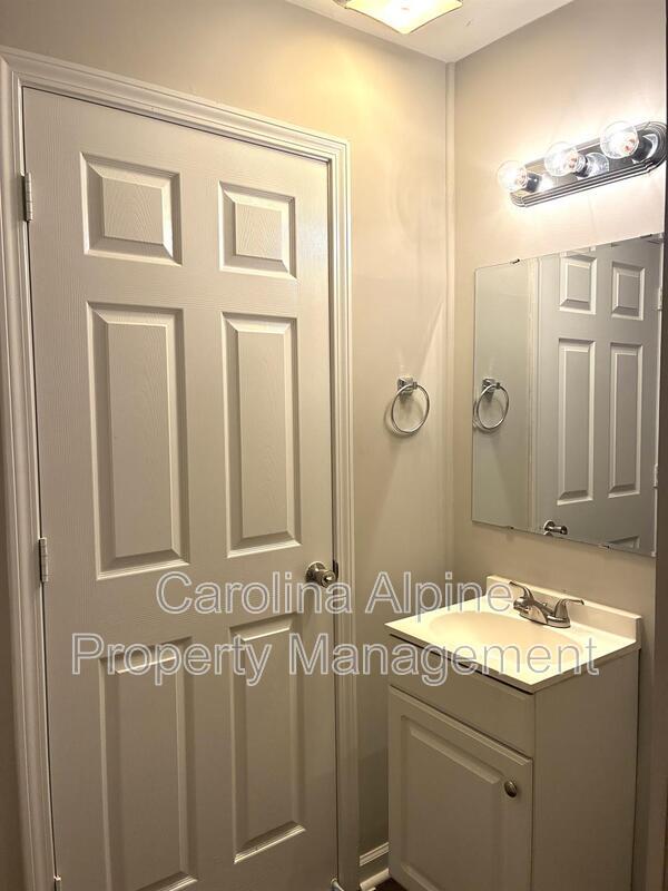Building Photo - 6800 Fieldvale Pl