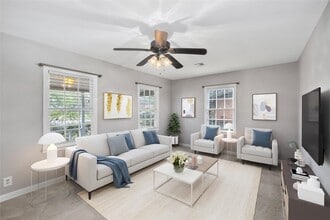 Building Photo - 1110 Woods Dr