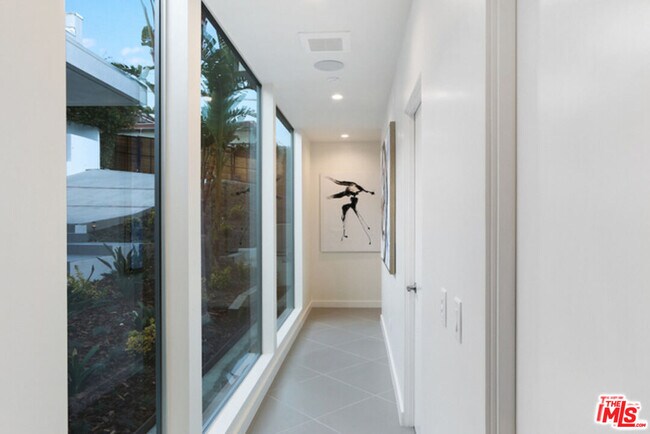 Building Photo - 10486 Sandal Ln