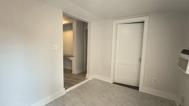 Building Photo - 1704 NW 41st St