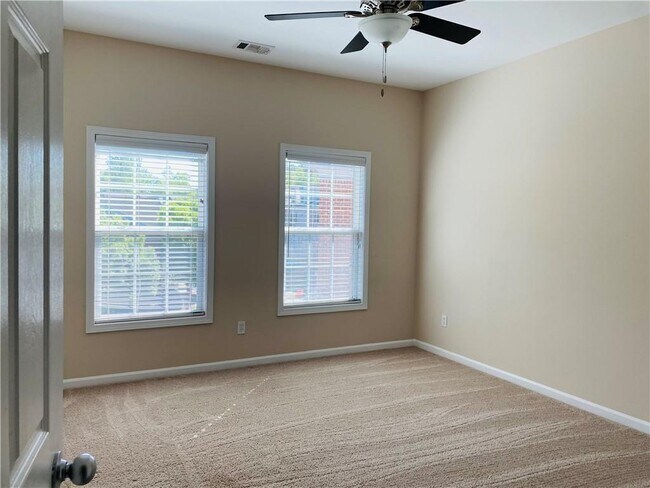 Building Photo - 12866 Deer Park Ln