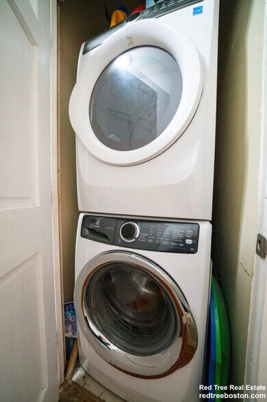 Building Photo - 133 Saint Alphonsus St