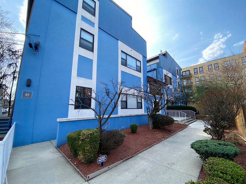 Building Photo - 82 Jackson St