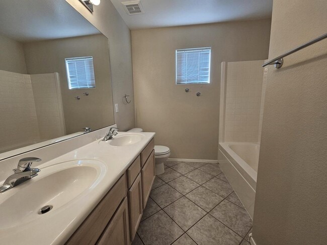 Building Photo - 2294 E Cherry Hills Pl