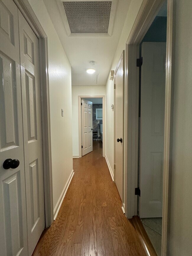 Building Photo - 7517 Murillo St