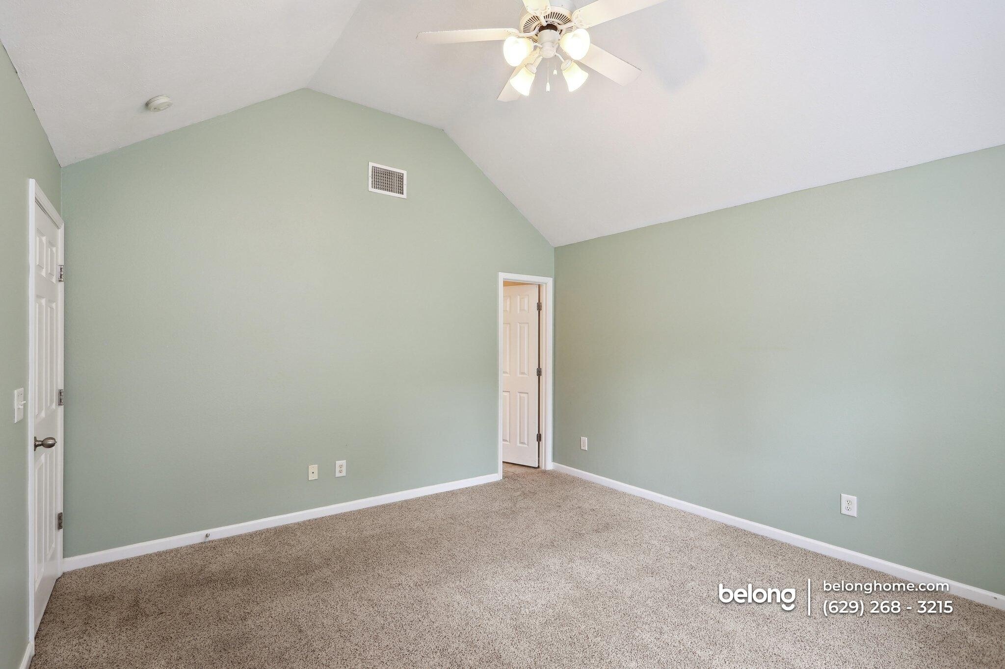 Building Photo - 404 Birdstone Dr
