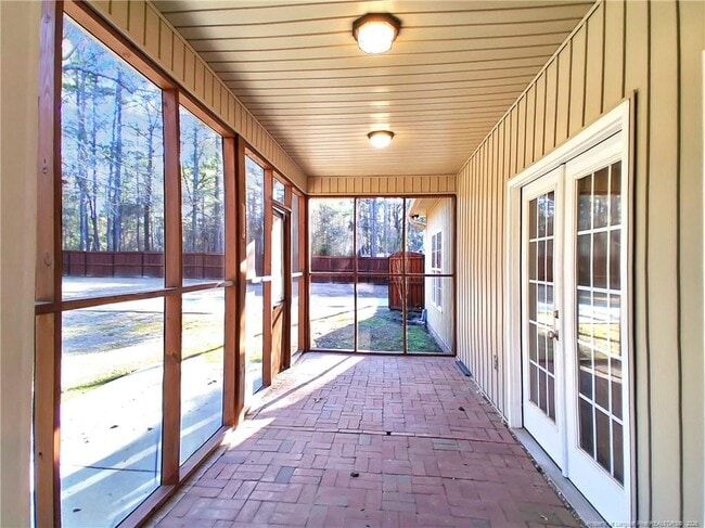 Building Photo - 9310 Creek Path Pl