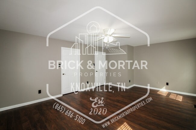 Building Photo - 613 Chapel Point Ln