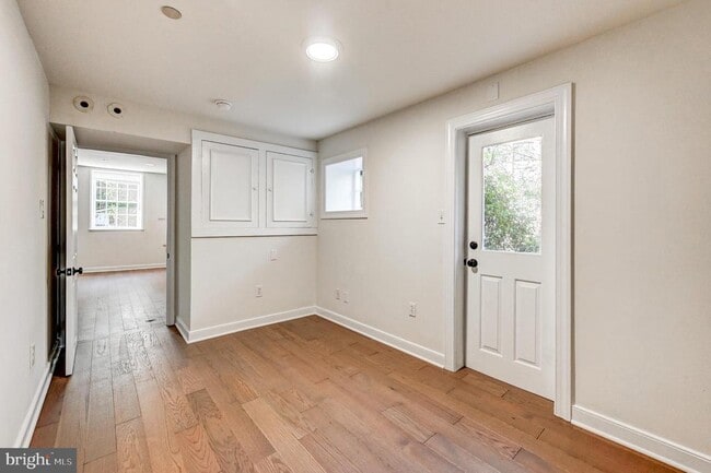 Building Photo - 804 Oella Ave