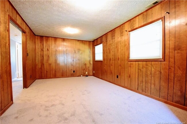 Building Photo - 211 Livermore Dr