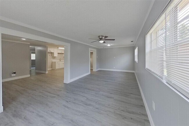 Building Photo - 1923 N Brack St