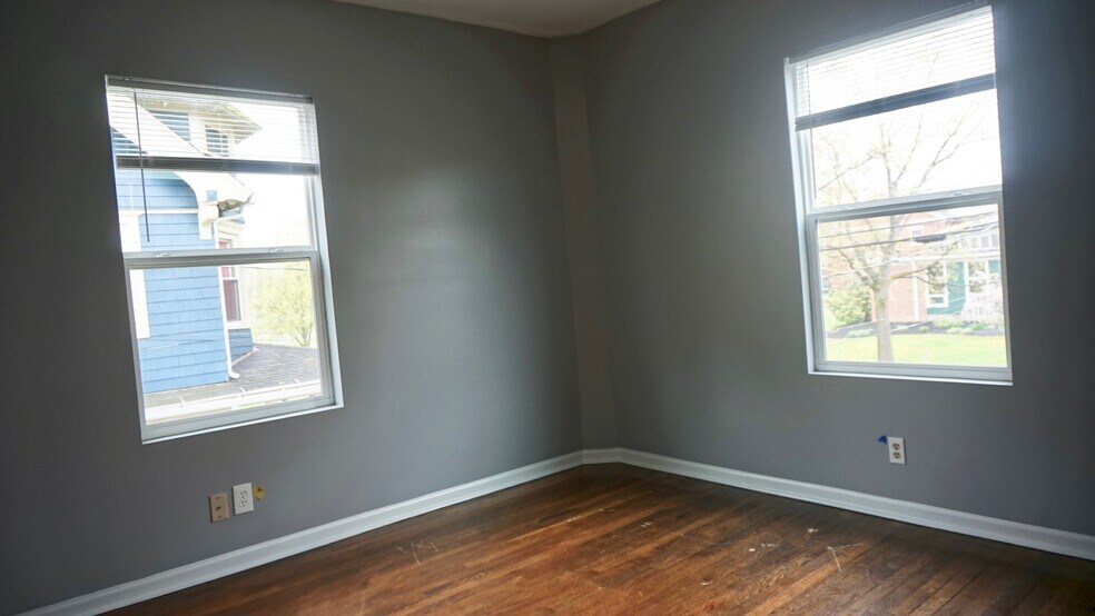 bedroom 3 - 129 N Main St