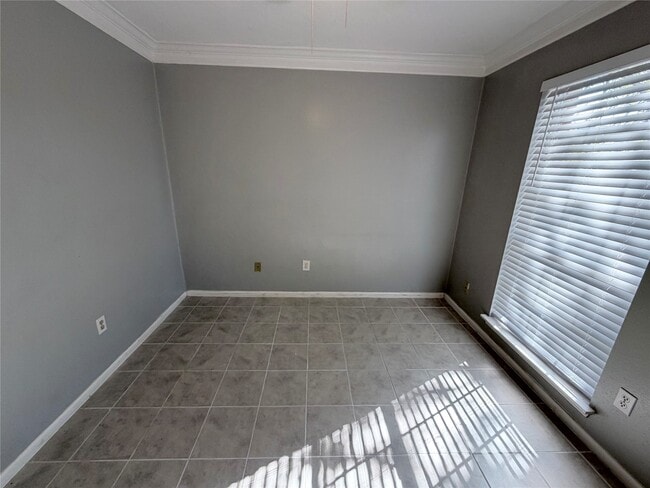 Building Photo - 1802 Oaklawn St