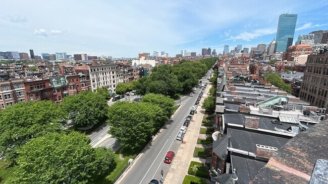 Building Photo - 362 Commonwealth Ave
