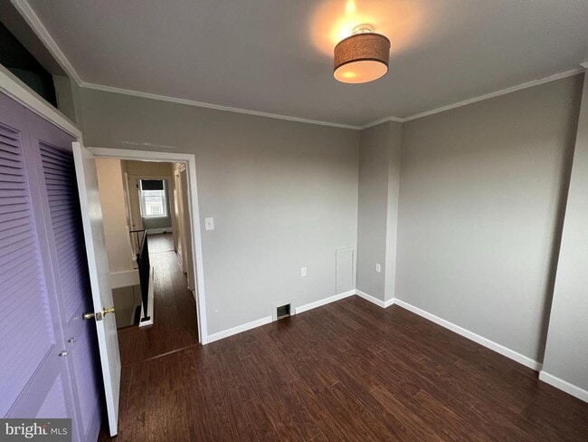 Building Photo - 30 W Abington Ave