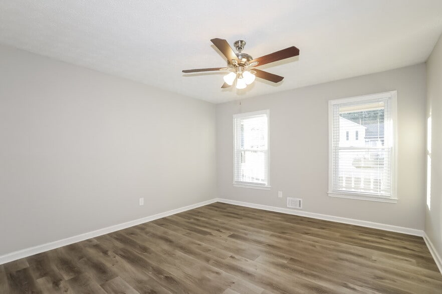Building Photo - 709 Fallowfield Dr