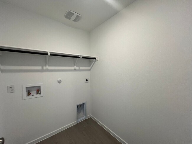 Building Photo - Great New Construction 3/2 Home In Waters Edge