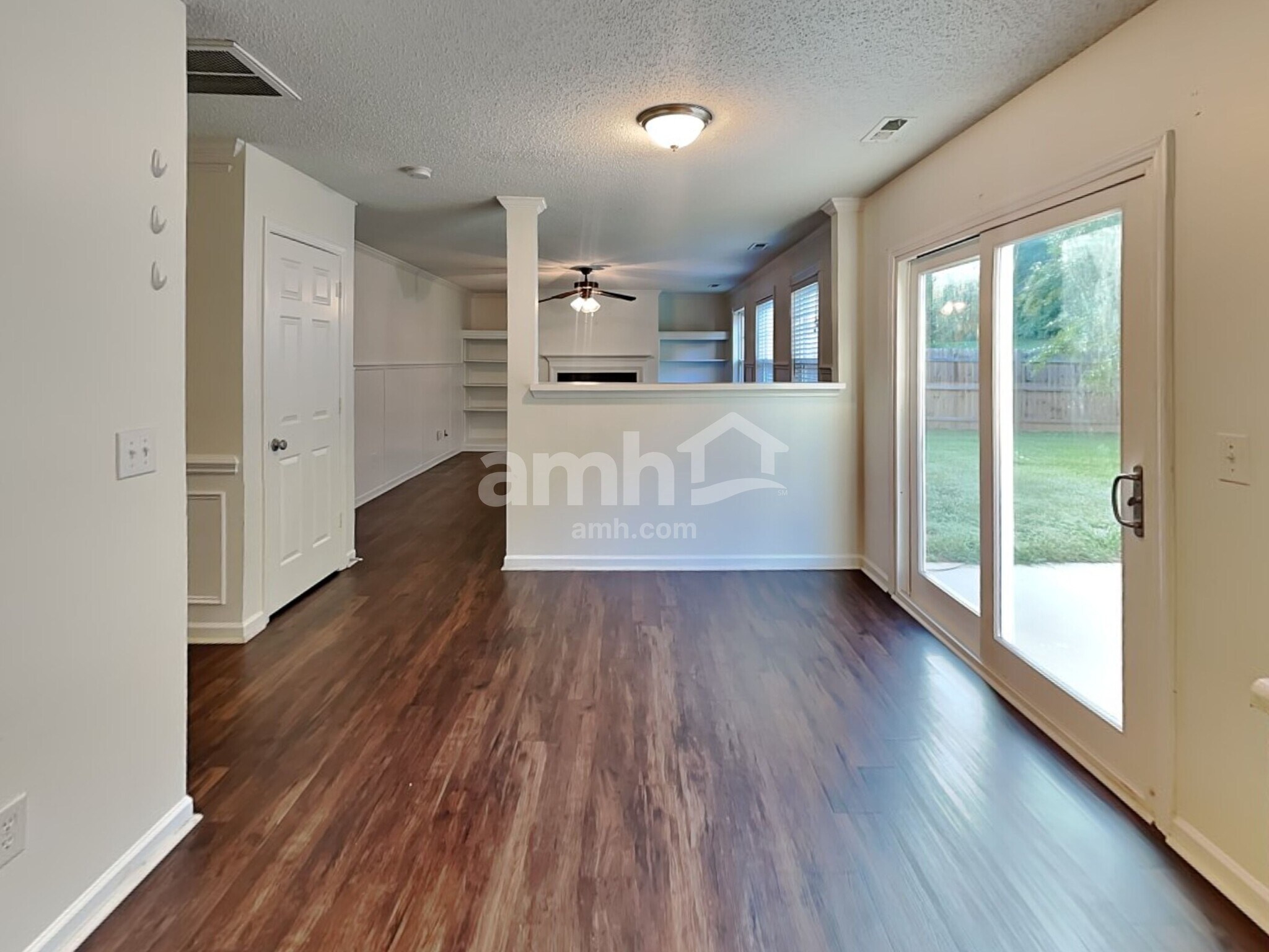 Building Photo - 1003 Glen Hollow Dr
