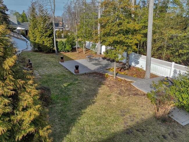 Building Photo - 135 Cornwall Rd