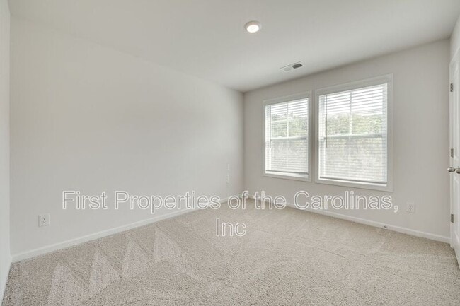 Building Photo - 642 Altamonte Dr