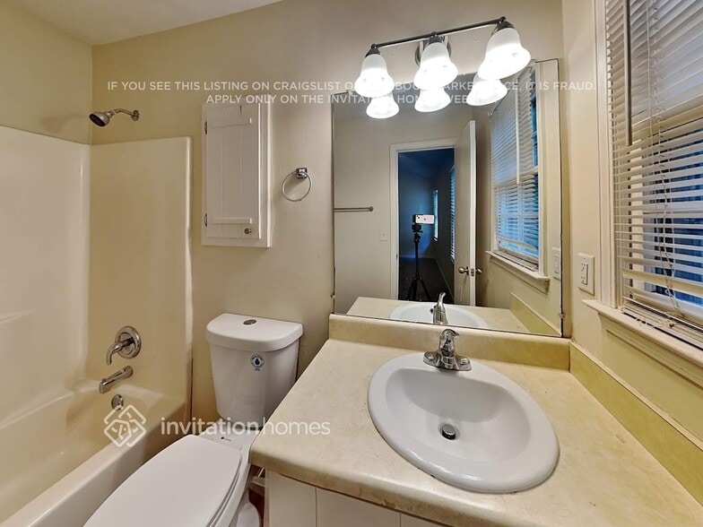 Building Photo - 4690 Cedar Brook Dr SE