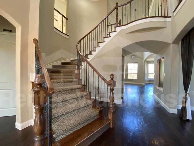 Building Photo - 14282 Carly Ln