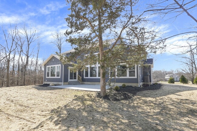 Building Photo - 7570 Dublin Rd