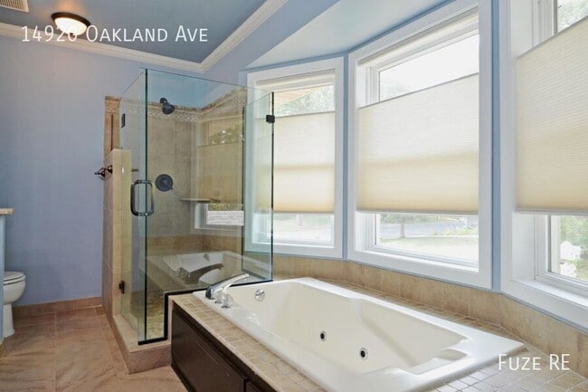 Building Photo - 14920 Oakland Ave