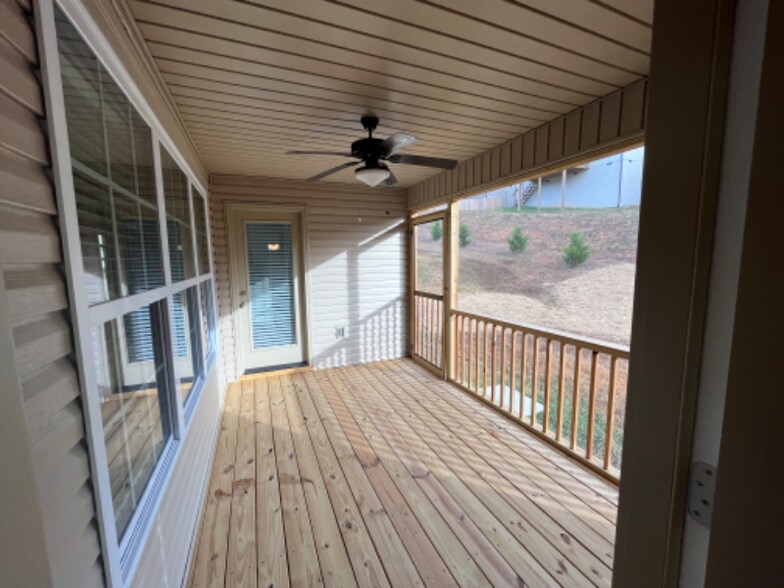 Building Photo - 3626 Meredith Lynn Wy