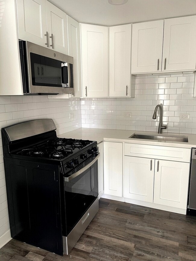 Building Photo - 287 8th St