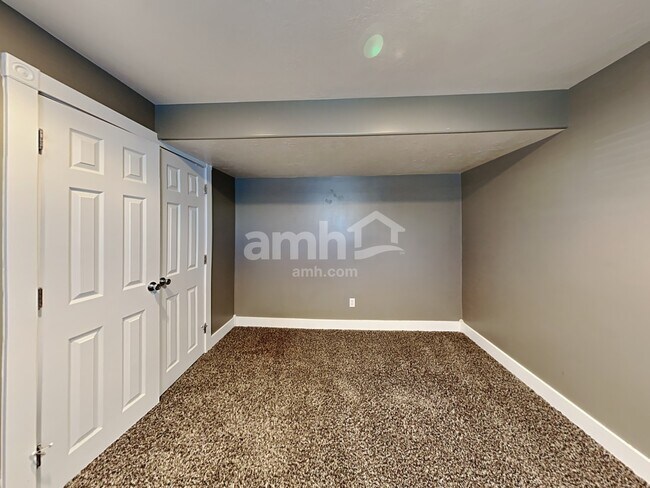 Building Photo - 52 S 1660 W