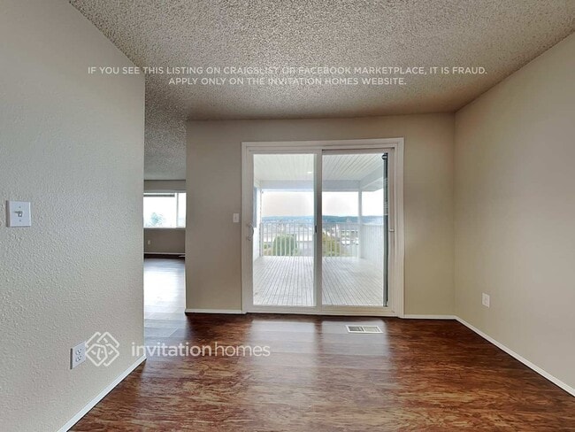 Building Photo - 2401 N Narrows Dr