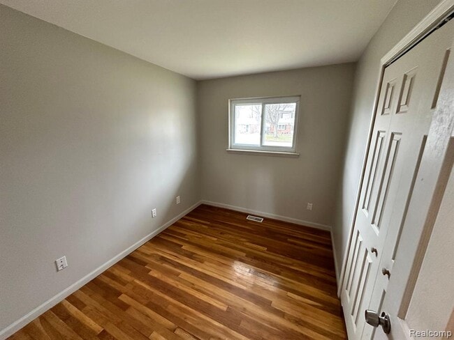 Building Photo - 147 S Carlson St