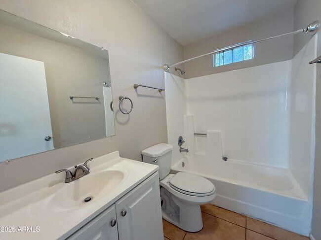Building Photo - 1551 E Christy Dr