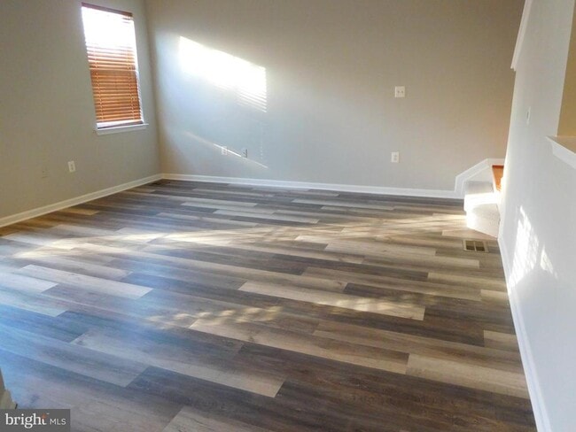 Building Photo - 2825 Forest Run Dr