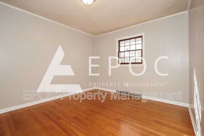 Building Photo - 1019 Cypress Dr