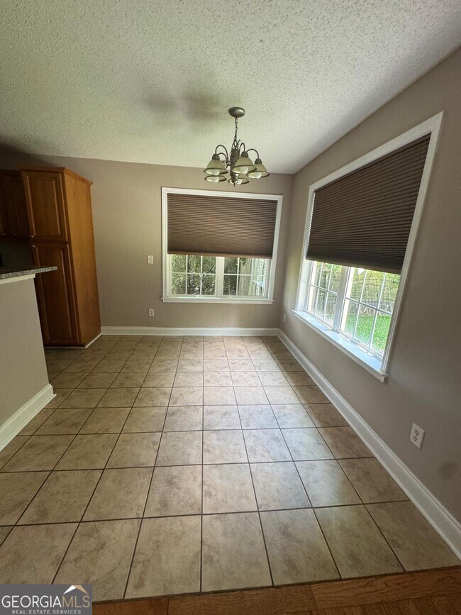 Building Photo - 520 Millbrook Villa Dr
