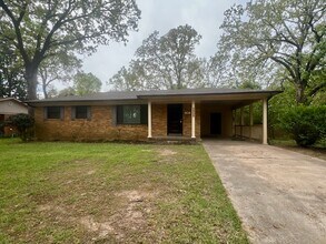 Building Photo - 1520 Crestwood Rd