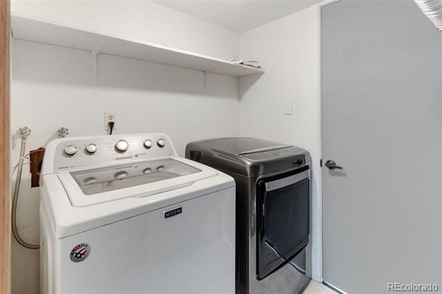 Building Photo - 411 Redwood Dr