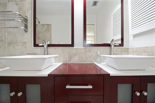 Building Photo - 6416 Wood Owl Cir